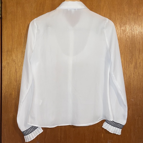 •FASHION NOVA•NWOB WHITE SHEER PLEATED HOUNDSTOOTH BUTTON DOWN BLOUSE SIZE MED. - Picture 5 of 9